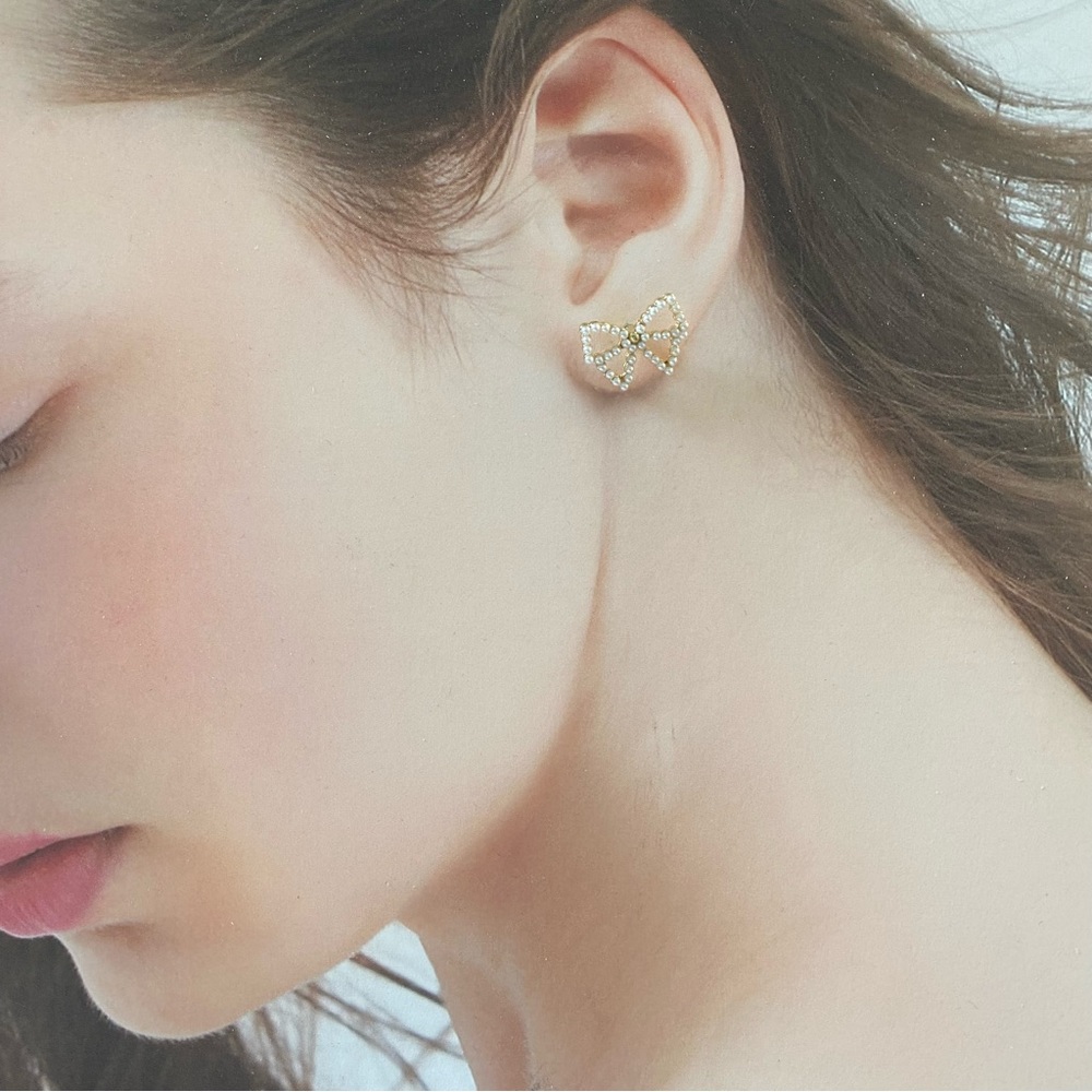 4/$15 Seed Pearls Beads Bow Earrings Studs - Picture 3 of 5